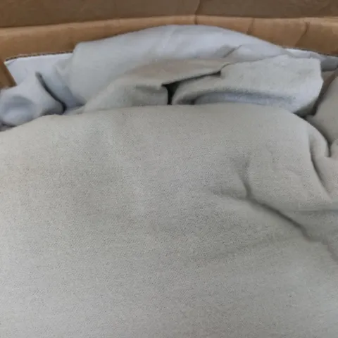 FLANNEL 4 PIECE DUVET SET IN GREY KING SIZE
