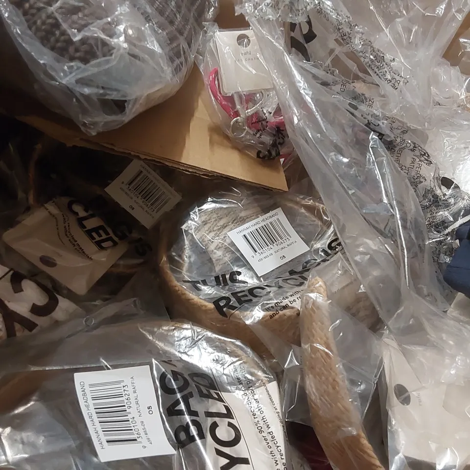 PALLET CONTAINING A LARGE QUANTITY OF BRAND NEW PRODUCTS INCLUDING: ASSORTED CLOTHING, SWEATSHIRTS, CAPS, SHIRTS, JACKETS ECT