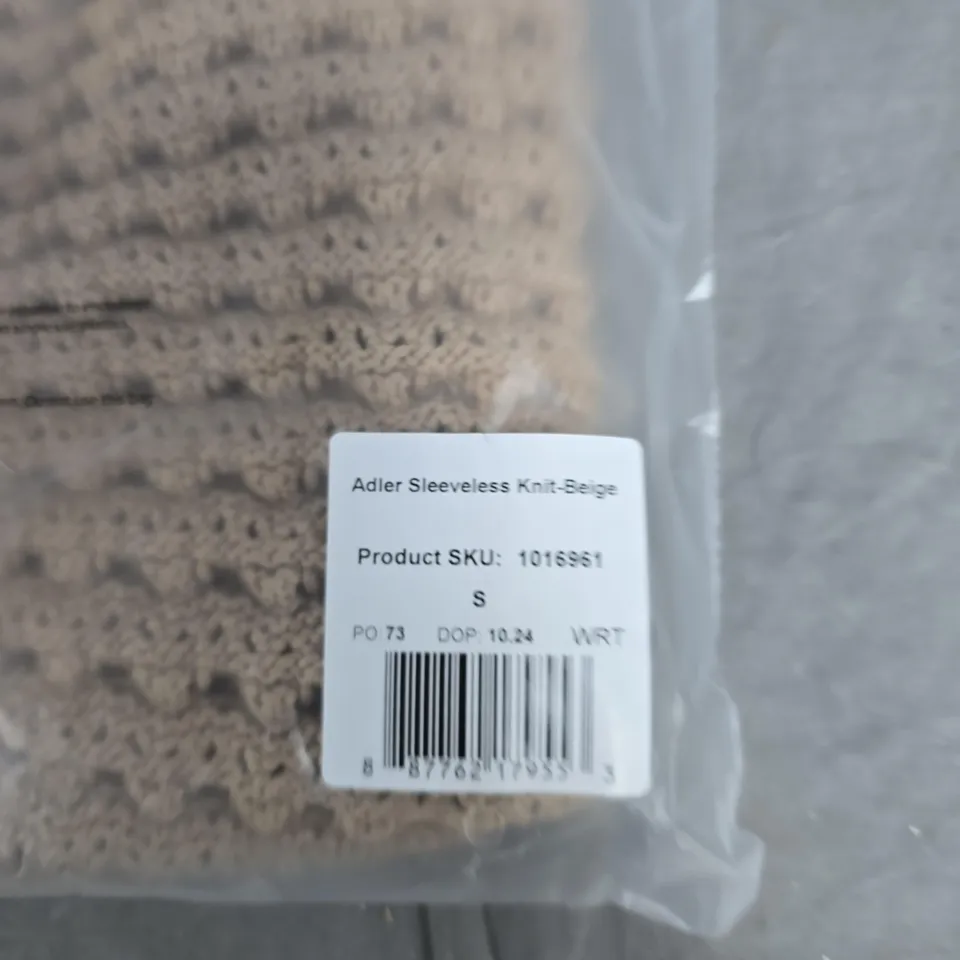 BAGGED SAINT AND SOFIA ALDER SLEEVELESS KNIT JUMPER - SIZE SMALL