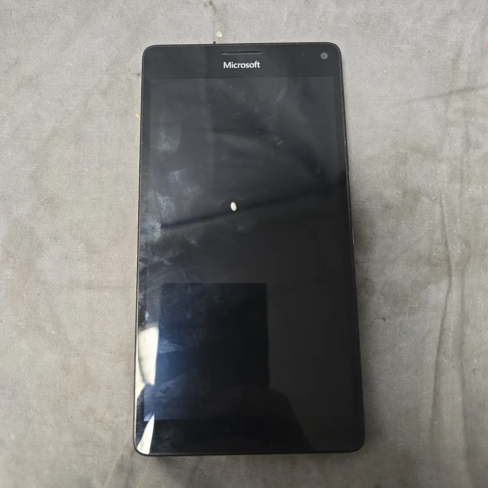 MICROSOFT LUMIA 950 XL RM-1085 IN BLACK