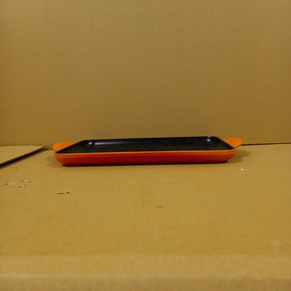 LE CREUSET PORCELAIN BACKING TRAY