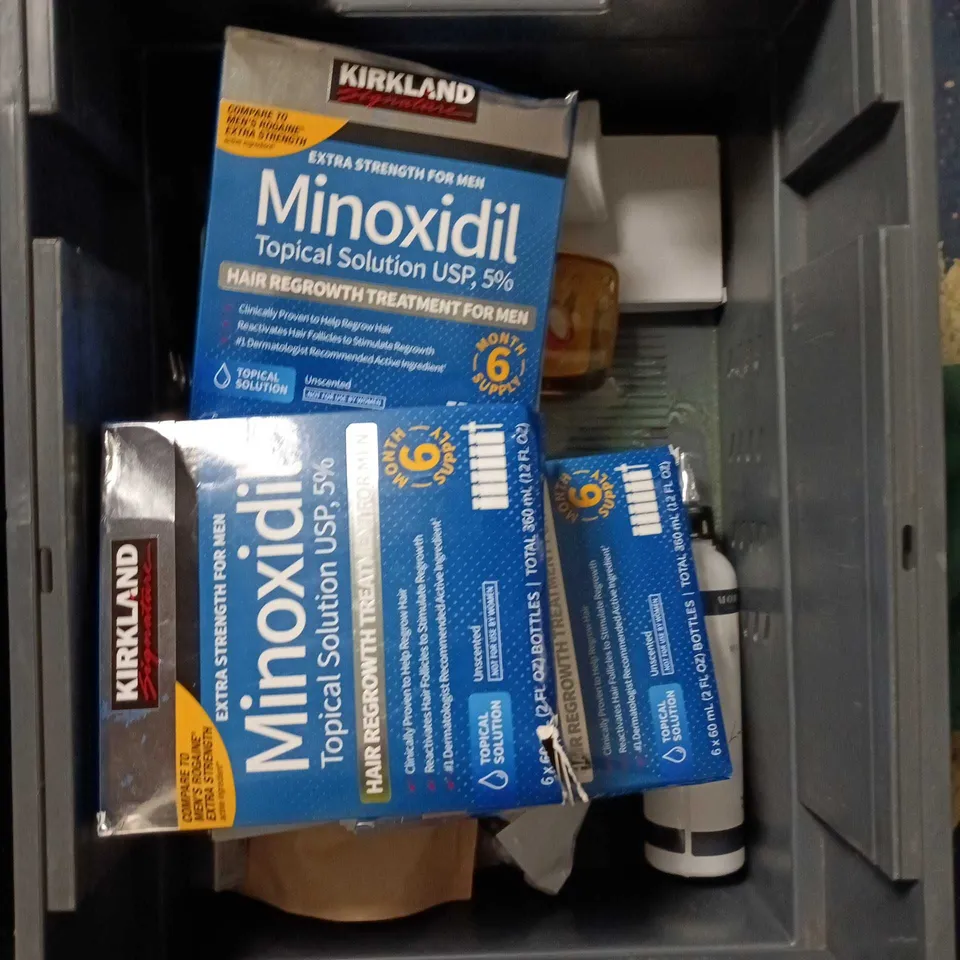 LOT OF APPROX. 10 ASSORTED COSMETIC/BEAUTY ITEMS VARYING IN SIZE/STYLE TO INCLUDE:LIQUID SOAP, SHOWER GEL AND MINOXIL HAIR GROWTH SERUM