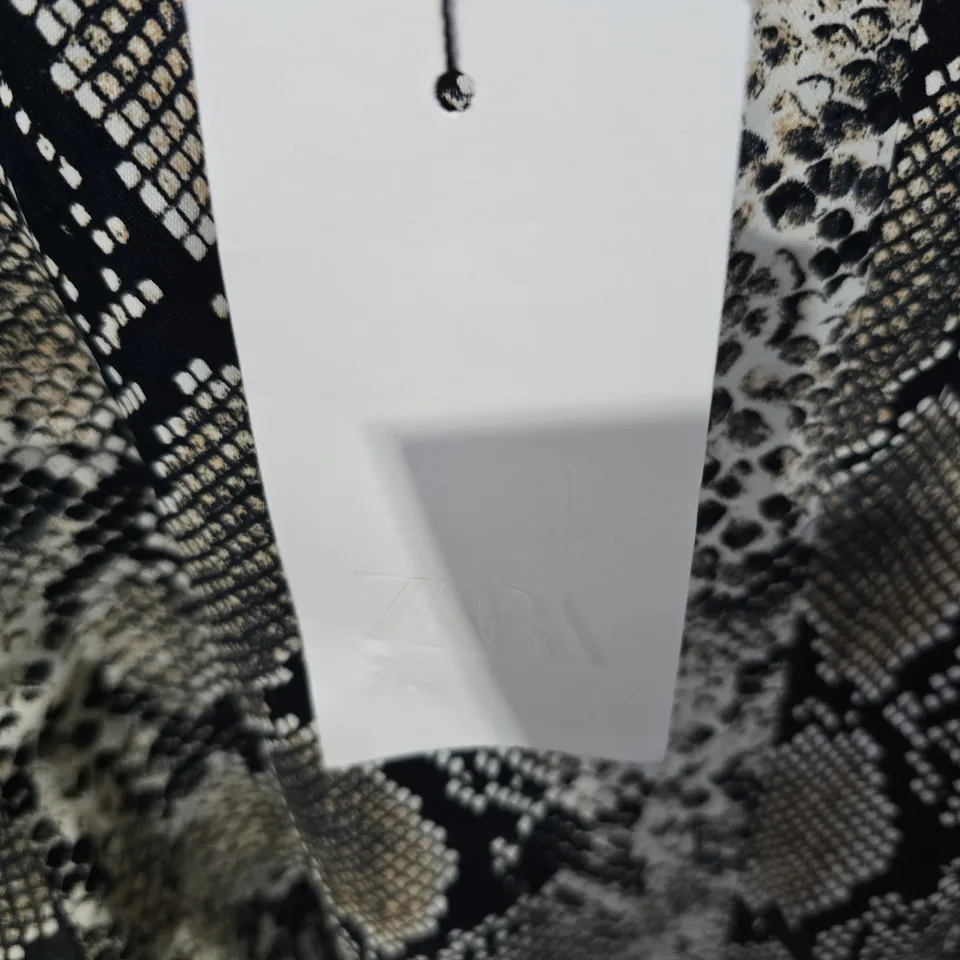ZARA SNAKE PRINT SHORT-SLEEVE DRESS – UK SIZE S