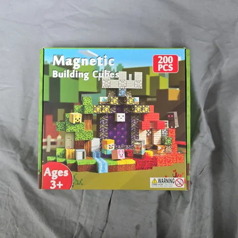 MAGNETIC BUILDING CUBES – 200 PCS, AGES 3+