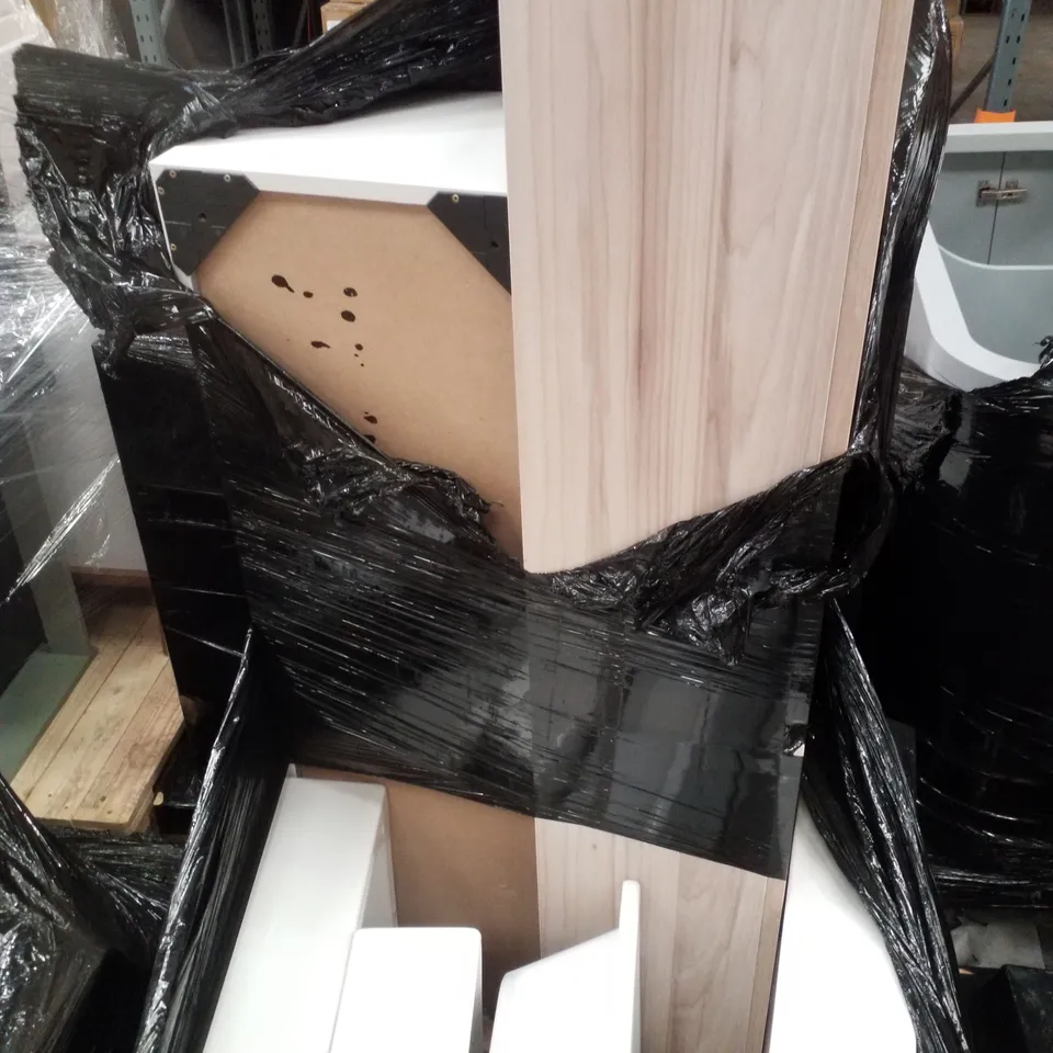 PALLET CONTAINING ASSORTED BATHROOM FURNITURE PARTS INCLUDING SINK BASINS, VANITY UNIT BASES & TOILET BASIN 
