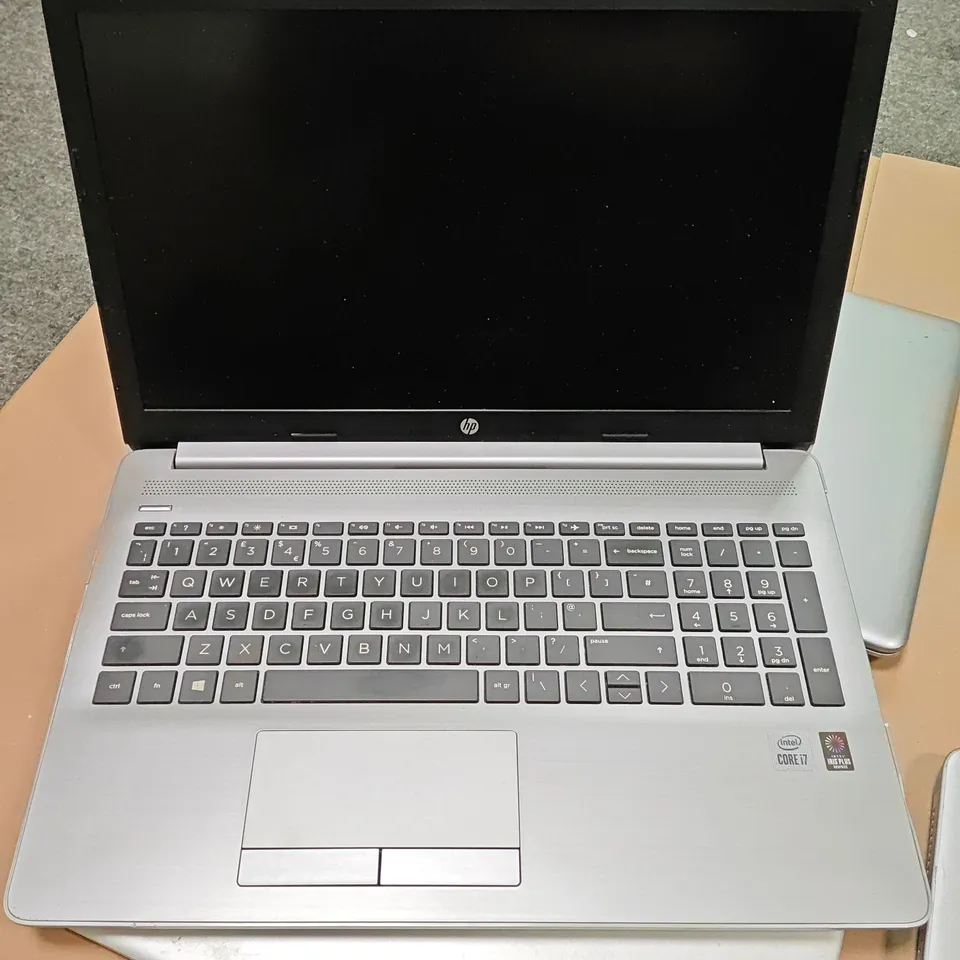 LOT OF 4 ASSORTED UNBOXED HP LAPTOPS TO INCLUDE ELITEBOOK 840 G3 AND 250 G7 INTEL I7