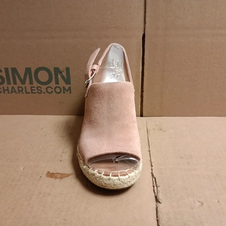 BOXED PAIR OF TOMS PEEP TOE WEDGE SANDALS IN PINK SIZE UK 4
