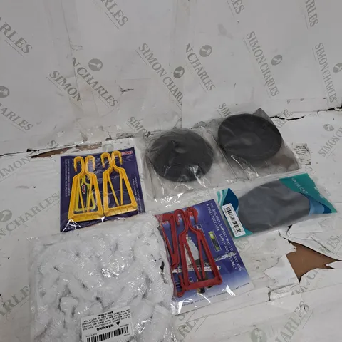 TOTE OF APPROXIMATELY 15 ASSORTED HOUSEHOLD ITEMS TOO INCLUDE KLIPSKI , SWIM CAPS , POSTERS , ETC