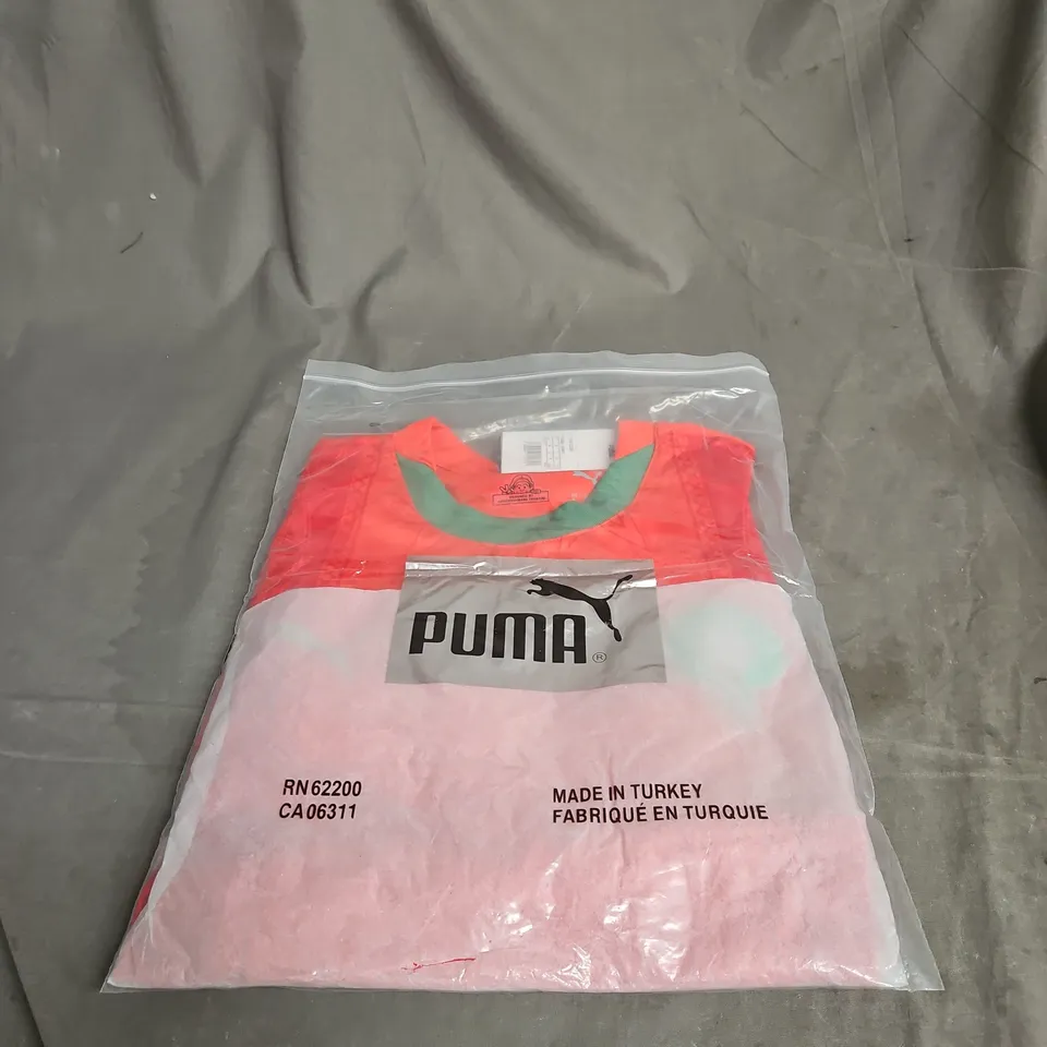 PUMA SHIRT – MEN'S, UK S (US S / EU S) RED WITH GREEN COLLAR