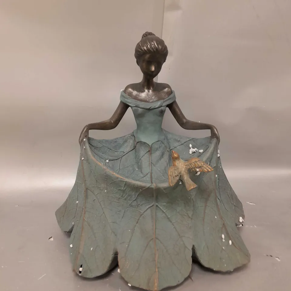 MY GARDEN STORIES STANDING LADY LEAF BIRD FEEDER