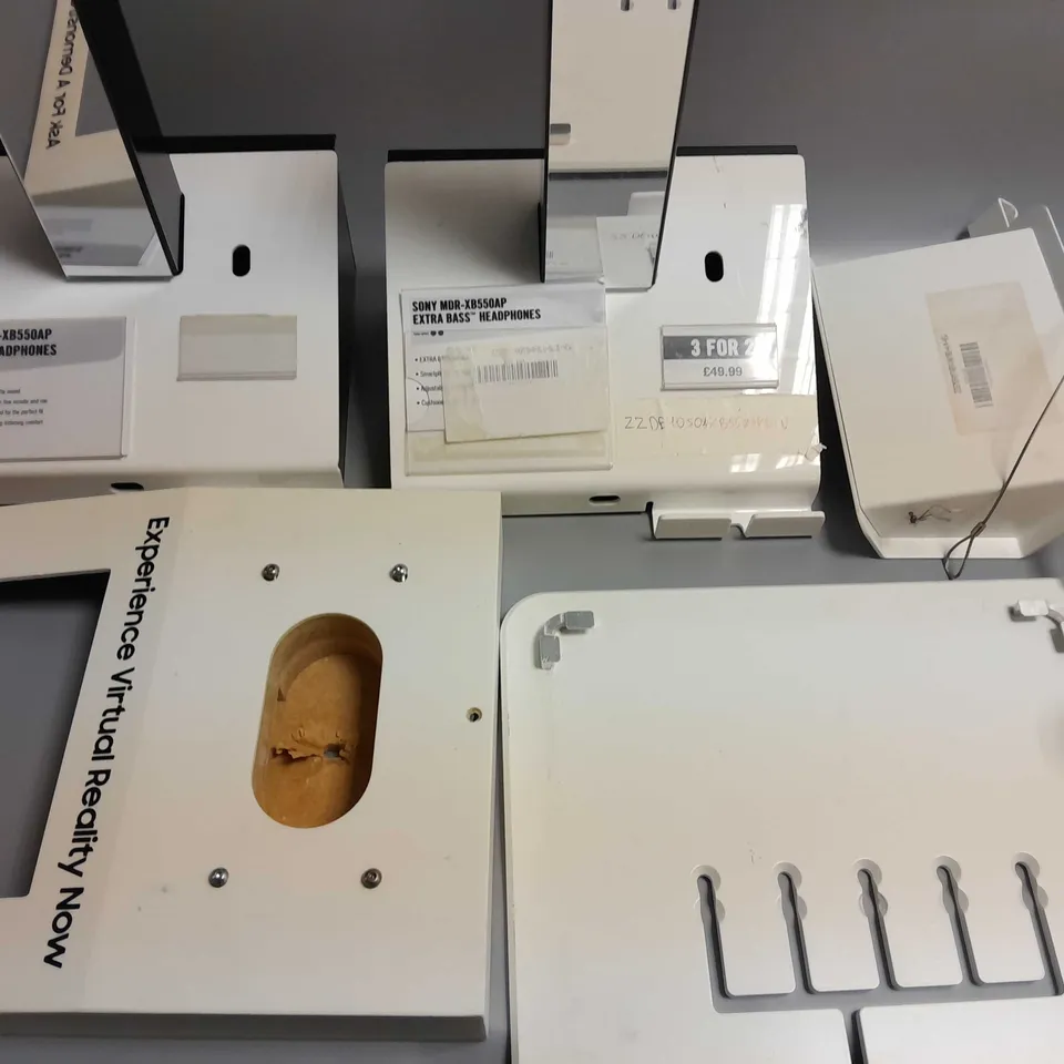 LOT OF 5 DISPLAY SHOP FITTING ITEMS 