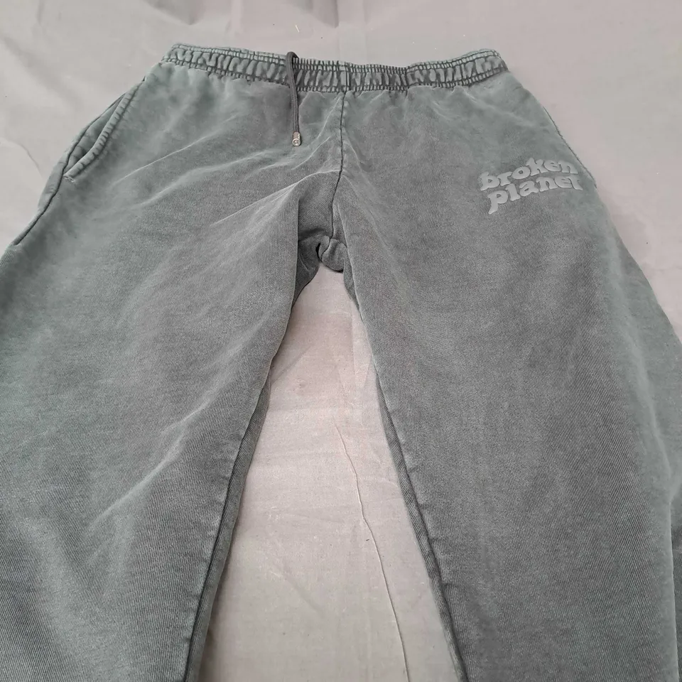 BROKEN PLANET IN DARK GREY- MEDIUM