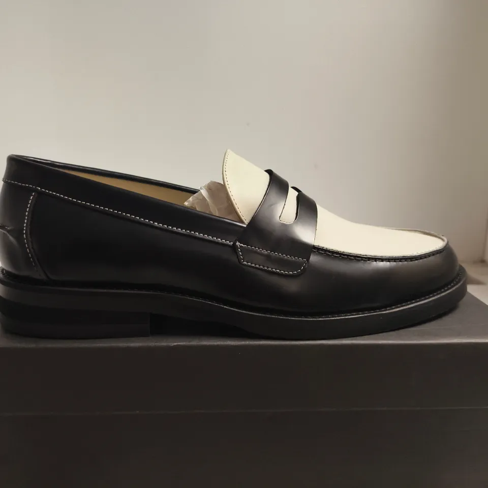 DUKE + DEXTER WILDE CLASSIC PENNY LOAFER – BLACK & WHITE, UK 10