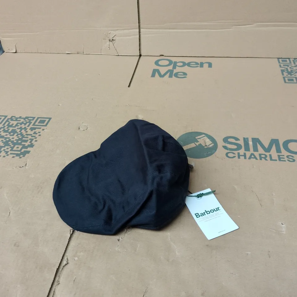 BARBOUR NAVY CAP WITH PLAID INTERIOR LINING (BARBOUR LABEL ATTACHED) SIZE XL