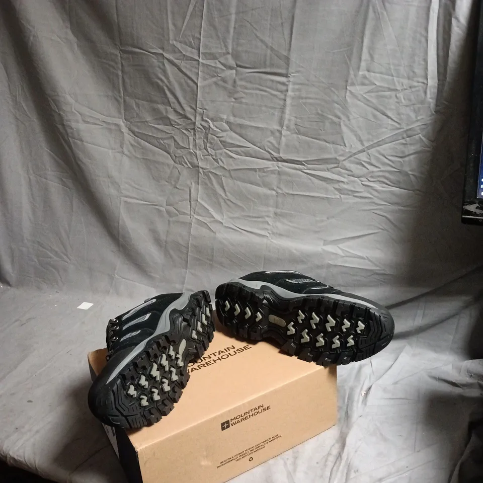 MOUNTAIN WAREHOUSE VOYAGE WATERPROOF WALKING SHOES – JET BLACK, UK 11