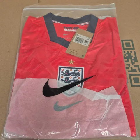 ENGLAND 2026 AWAY FOOTBALL JERSEY - XXL