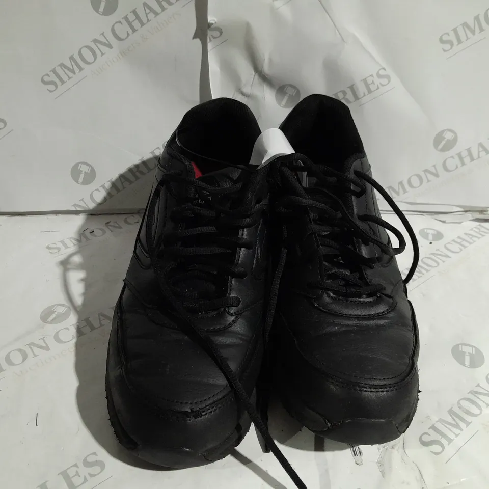 BOXED PAIR OF SKECHERS NAMPA SLIP RESISTANT BLACK WORK TRAINERS SIZE 11