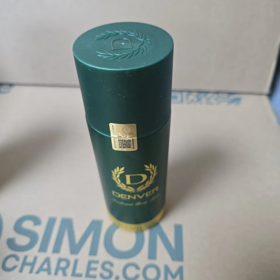 APPROXIMATELY 15 ASSORTED AEROSOLS INCLUDING CLEAR VANISH SPRAY , LACE TINTING SPRAY AND DENVER DEODORANT 