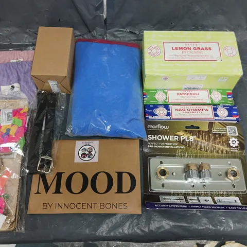 LOT OF ASSORTED HOUSEHOLD ITEMS TO INCLUDE INCENSE STICKS, COTTON TOWELS, EZ ENGRAVER