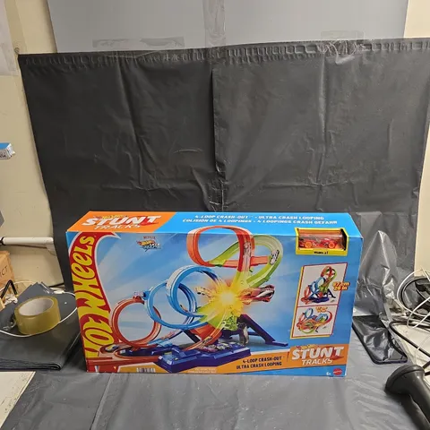HOT WHEELS STUNT TRACKS 4-LOOP CRASH-OUT TOY SET .