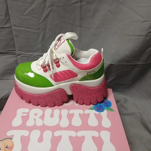 KOI FRUTTI TUTTI UK4 DAZZLEBERRY DRAGON TRAINERS β DRAGONFRUIT PINK MULTI