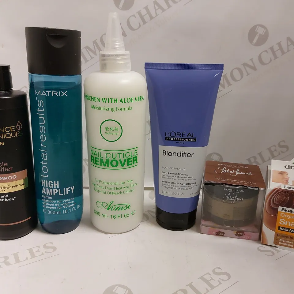 BOX OF APPROX 20 COSMETIC ITEMS TO INCLUDE L`OREAL BLONDIFIER, MATRIX HIGH AMPLIFY, DR. ORGANIC SNAIL GEL