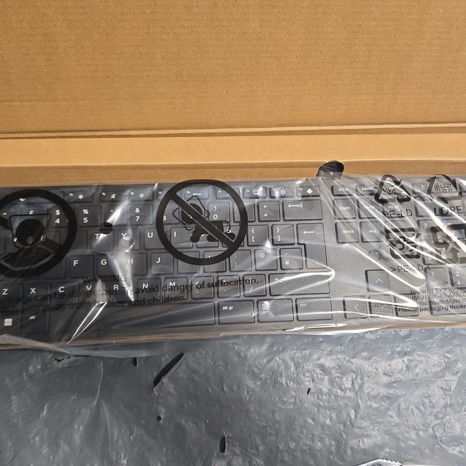 BOXED HP WIRED DESKTOP 320K KEYBOARD