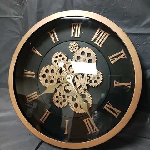 LARGE VINTAGE TURNING GEARS WALL CLOCK WITH LARGE ROMAN NUMERALS, DISTINCTIVE RETRO DESIGN (SIZE 45 CM)