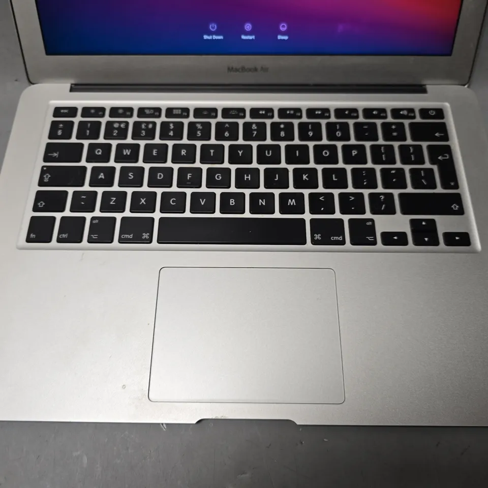 APPLE MACBOOK AIR 
