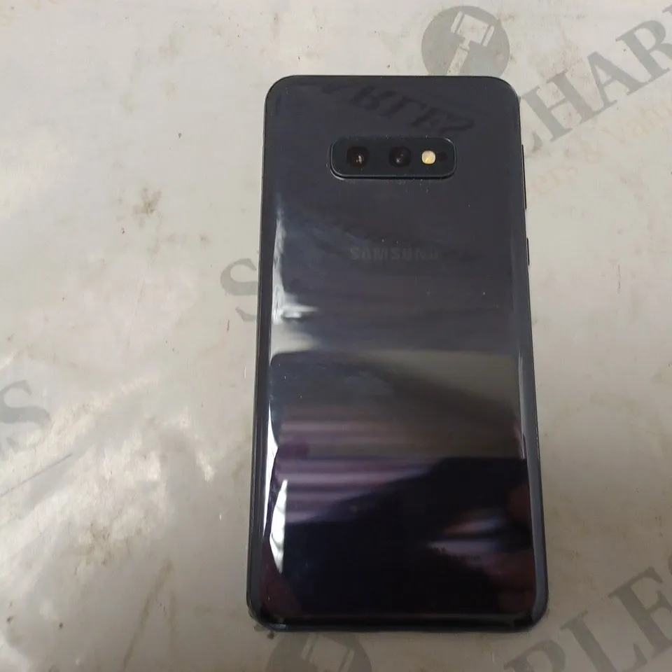 SAMSUNG S10e
