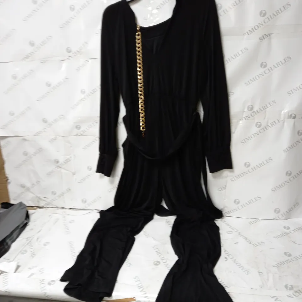 BOX OF APPROXIMATELY 10 ASSORTED WOMEN'S CLOTHING ITEMS INCLUDING JUMPSUITS, DRESSES ETC