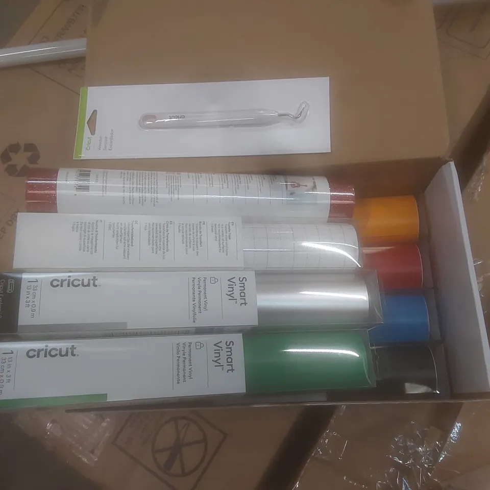 BOXED CRICUT 3 MATERIALS STARTER BUNDLE 