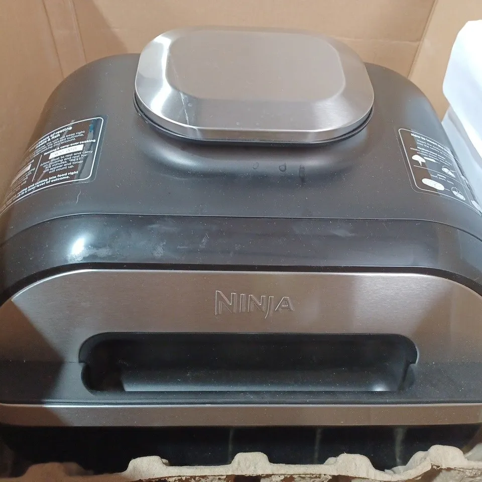 BOXED NINJA FOODI MAX HEATH GRILL & AIR FRYER