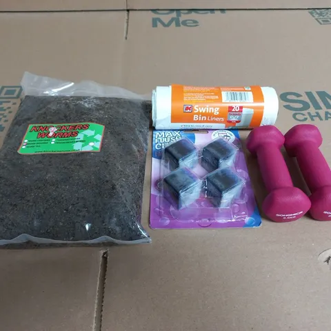 APPROXIMATELY 15 ASSORTED HOUSEHOLD PRODUCTS TO INCLUDE 0.5KG DUMBBELLS, KNOCKERS WORMS WORM BEDDING AND SWING BIN LINERS