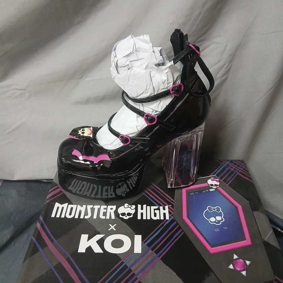 BOXED KOI MONSTER HIGH DEAD TIRED STRAPPY COFFIN PLATFORMS - UK 7