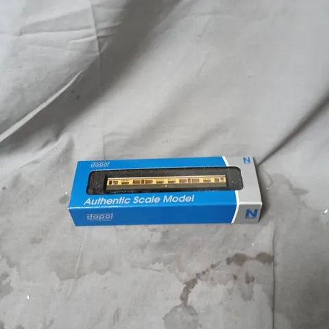 DAPOL AUTHENTIC SCALE MODEL GREAT WESTERN COLLETT COACH TRAIN MODEL