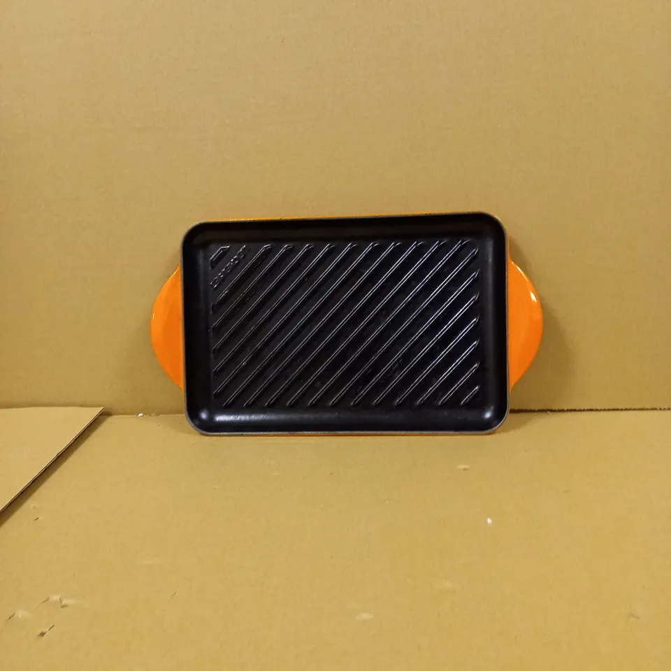 LE CREUSET PORCELAIN BACKING TRAY