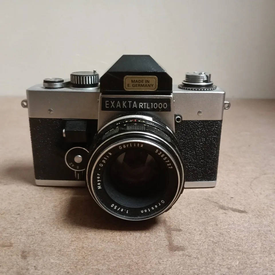 EXAKTA RTL1000 35MM SLR WITH MEYER-OPTIK GÖRLITZ LENS