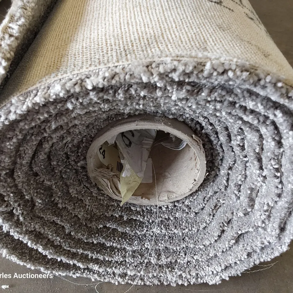 ROLL OF QUALITY FIRST IMPRESSIONS IMAGE CARPET APPROXIMATELY 5.2 × 5M
