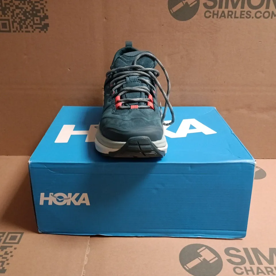BOXED PAIR OF HOKA WOMEN'S KAHA 3 LOW GTX TRAINERS IN DEEP TEAL SIZE UK 6.5