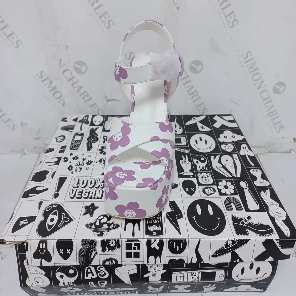KOI FOOTWEAR LADIES WHITE WITH PURPLE FLOWERS CHUNKY HIGH HEELED SHOES SIZE 3 