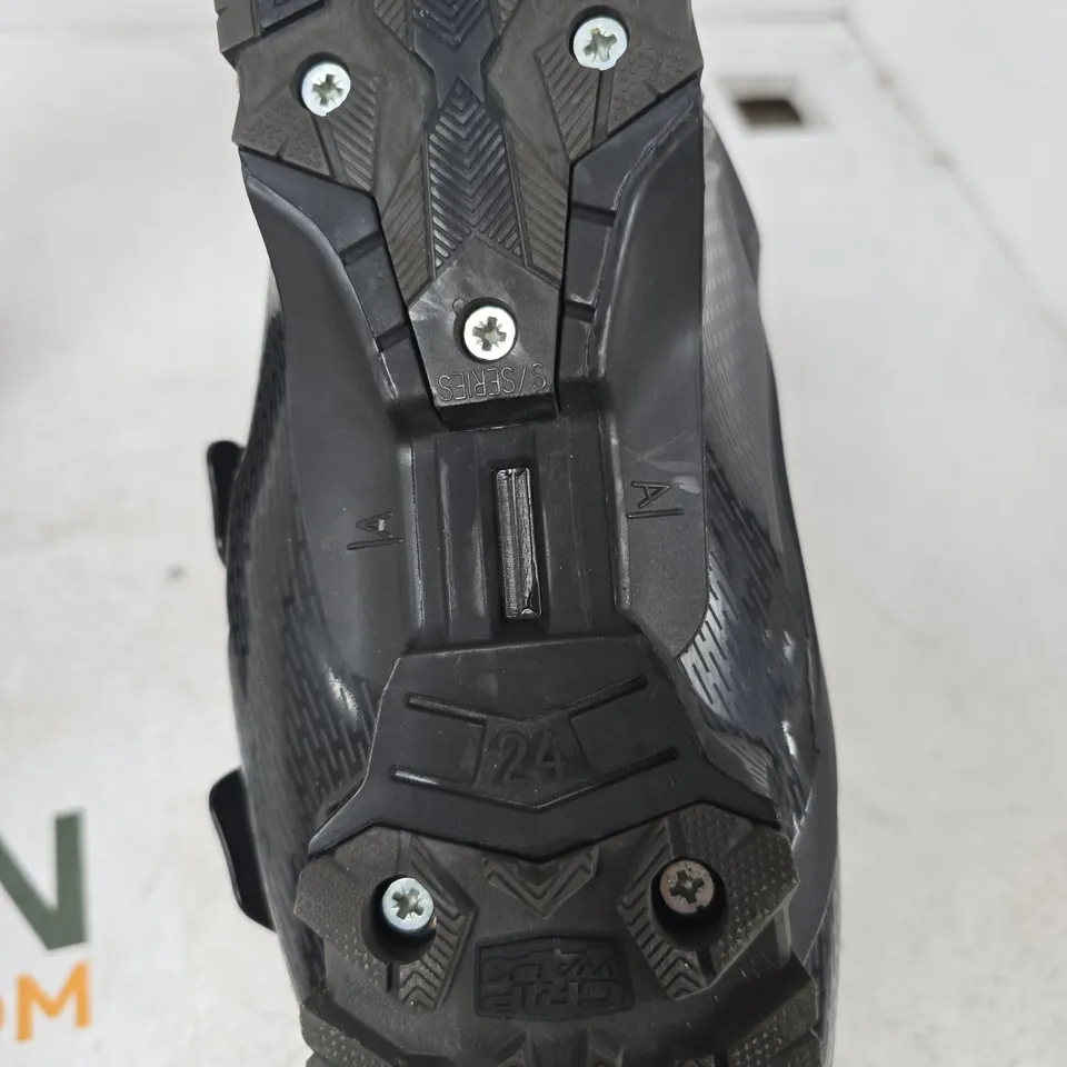 SALOMON S/PRO 90W SKI BOOTS – BLACK WITH PINK BUCKLES, MONDOPOINT 24 (UK 5.5)