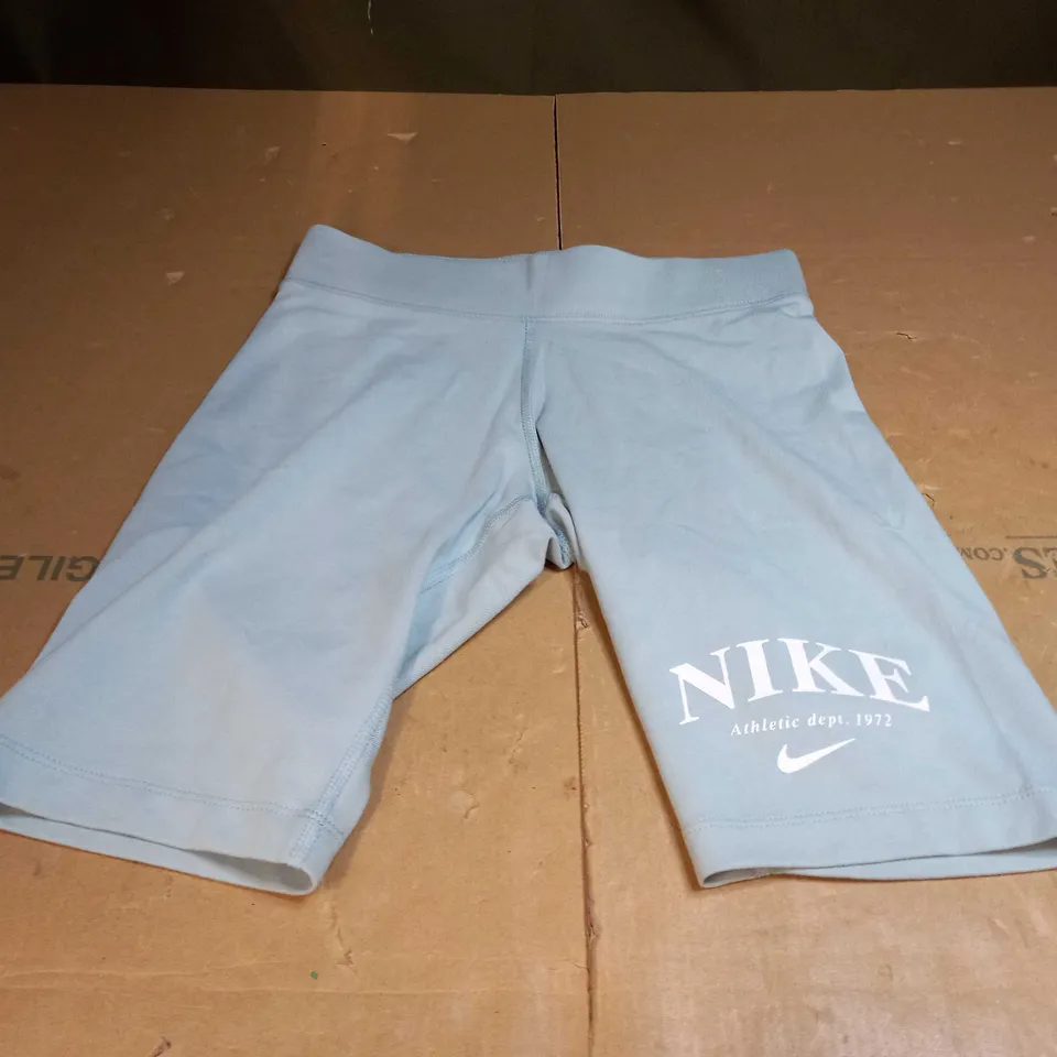 NIKE TRAINING SHORTS SIZE S