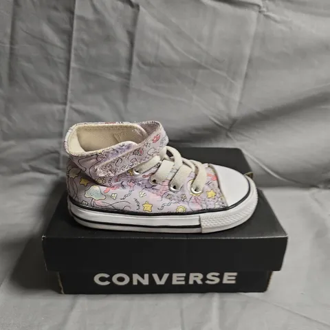 BOXED PAIR OF CONVERSE TRAINERS - UK SIZE 5 - BABYS