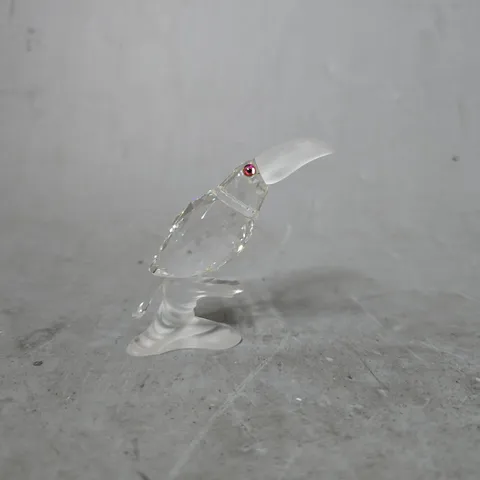BOXED SWAROVSKI FIGURINE UP IN THE TREES TOUCAN 