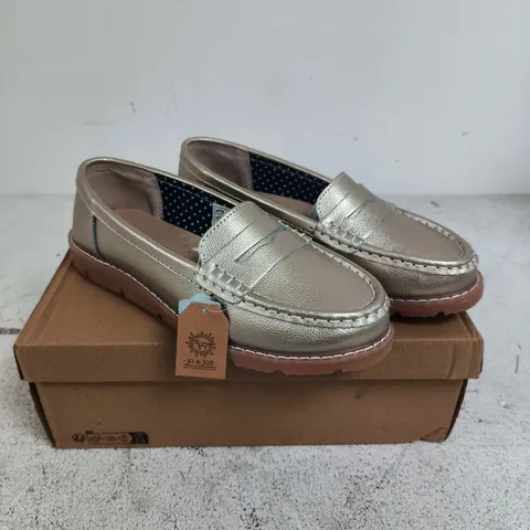 JO & JOE SHORE GOLD SLIP-ON SHOES – UK 5
