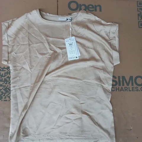 VILA VIELLETTE SHORT SLEEVE SATIN TOP IN CEMENT SIZE 38