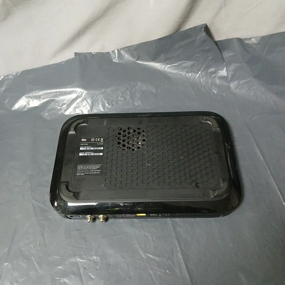 SKY TV SET-TOP BOX (BLACK) – SKY BRANDED RECEIVER