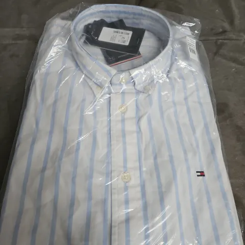 TOMMY HILFIGER FLEX POPLIN SHORT-SLEEVE SHIRT – SWEET BLUE / OPTIC WHITE – SIZE L