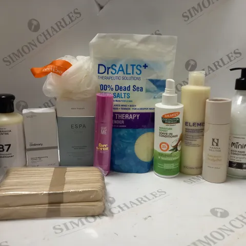 BOX OF APPROX 10 ASSORTED BEAUTY PRODUCTS TO INCLUDE ESPA BODY BRUSH, GIVE ME FACE SERUM, ELEMIS SHOWER CREAM, ETC